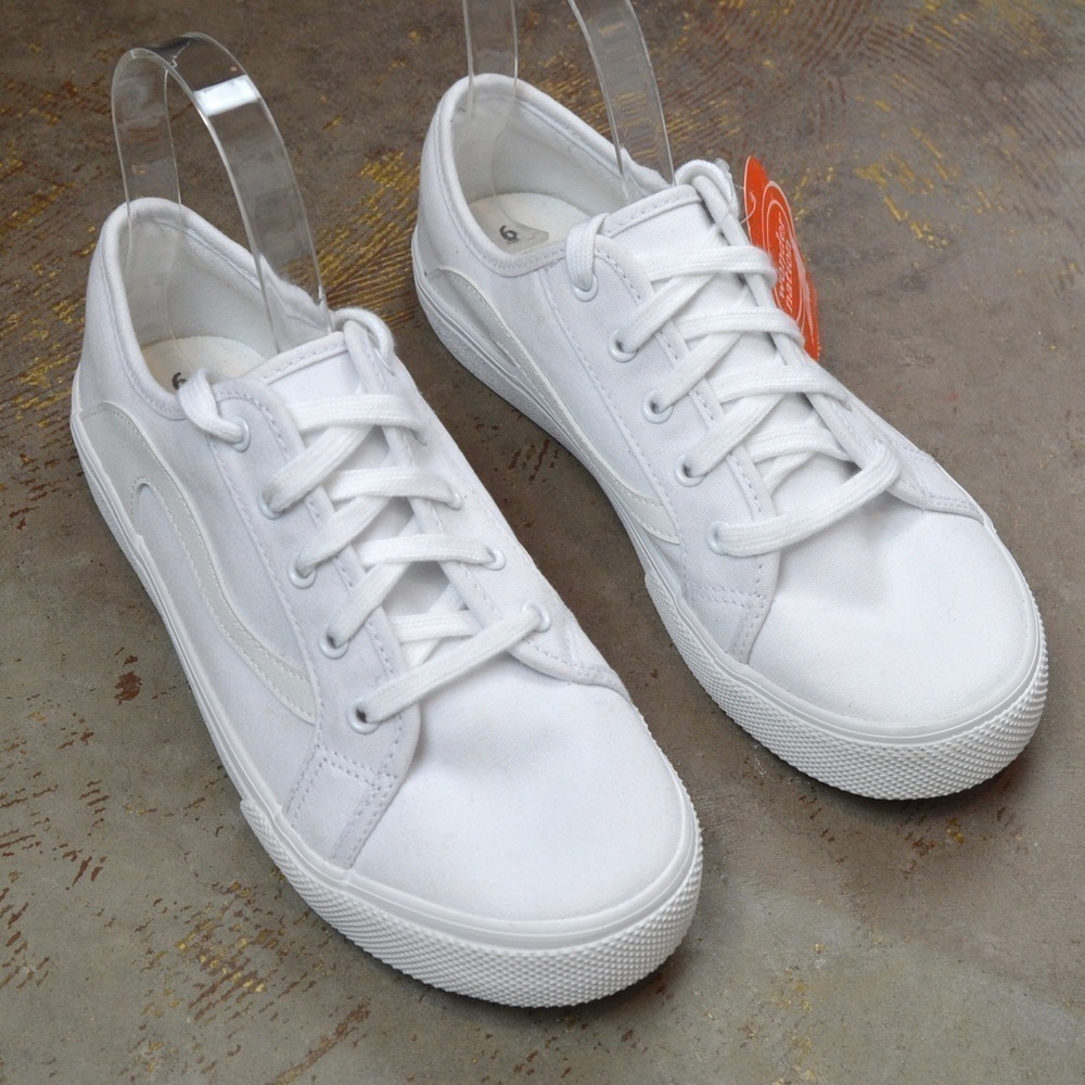 Wonder Nation White Canvas Sneakers, Men’s‎ Size 6/Women 8-8-1/2 NEW!